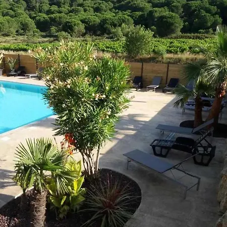 Luxusní stan Ushuaia Villages Camping Figurotta 3*